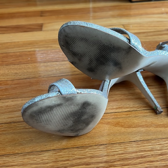 Steve Madden Gold Shimmy Heels - Picture 5 of 10